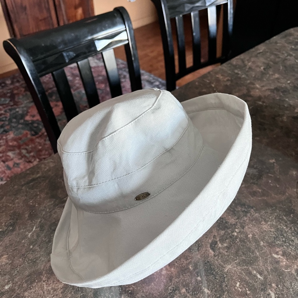 Scala Women's Cream Sun Large Brim Bucket Hat